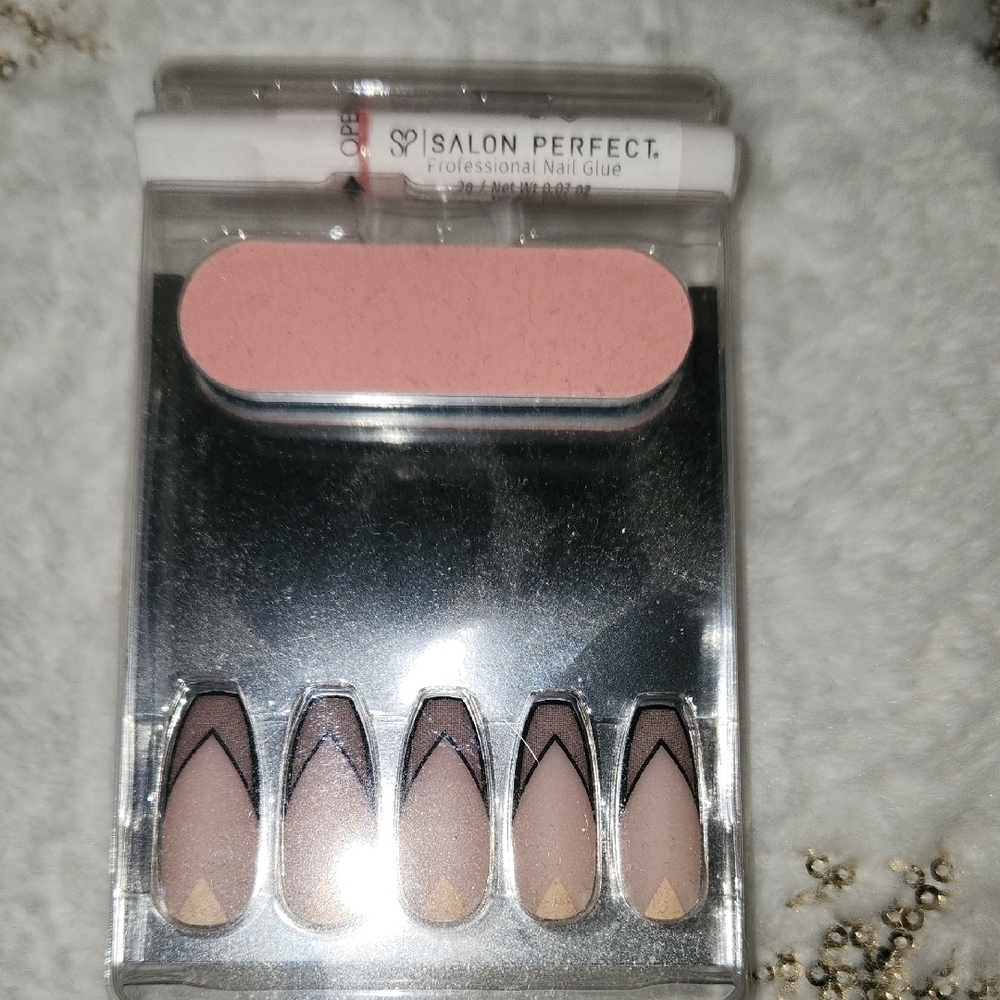 Salon Perfect Nail Kit with Glue